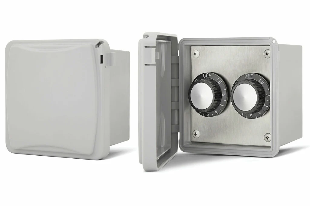 Infratech Input Regulator Dual Surface Mount with Weatherproof Cover Stainless Steel