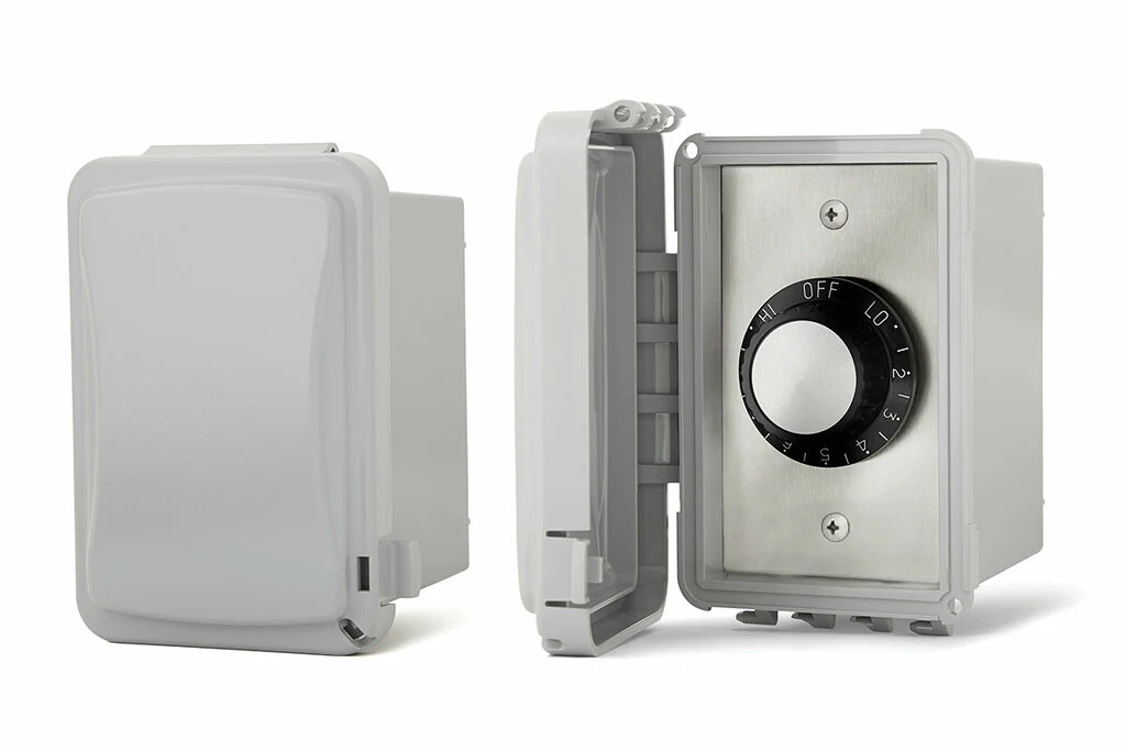 Infratech Input Regulator Single Surface Mount with Weatherproof Cover Stainless Steel